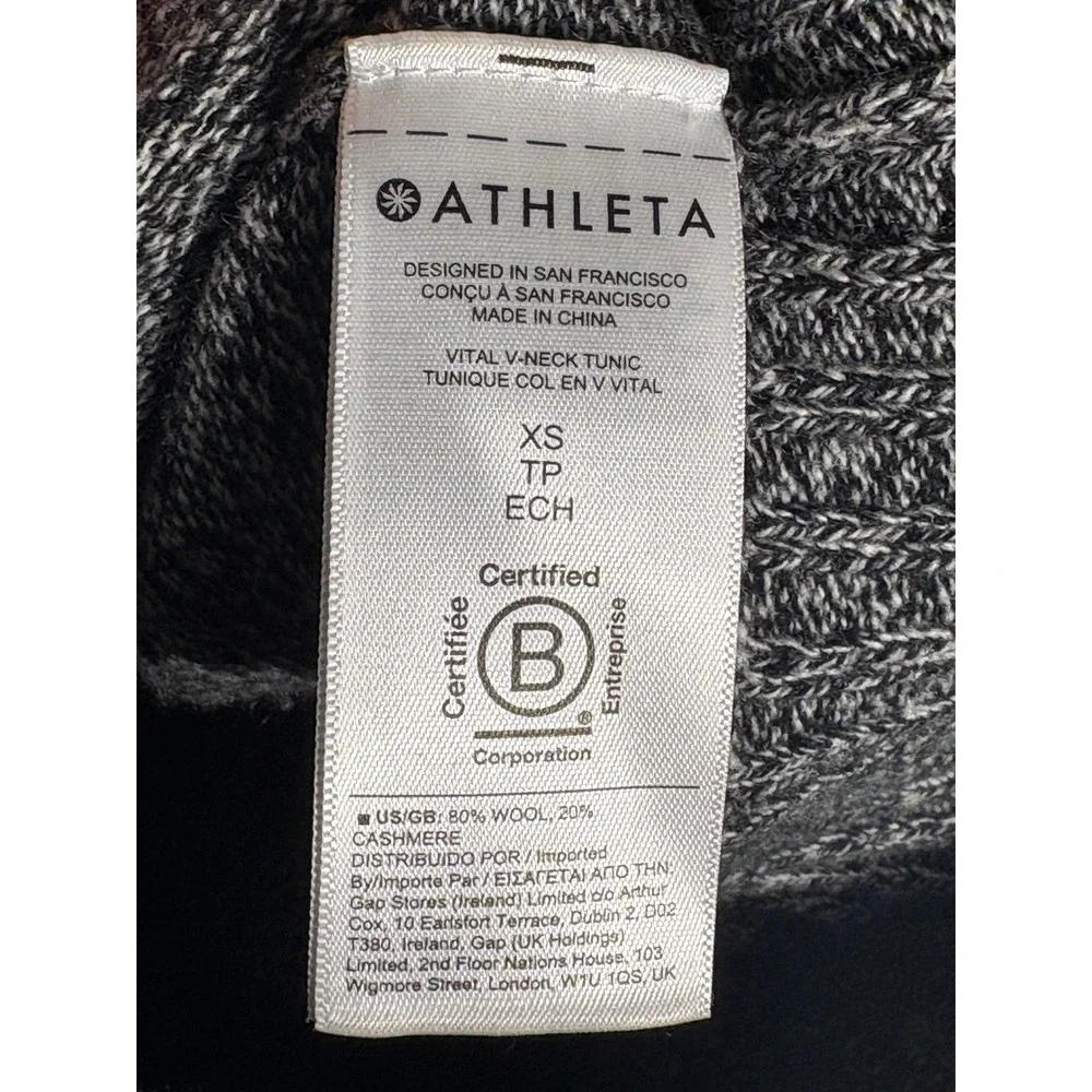 Athleta vital neck